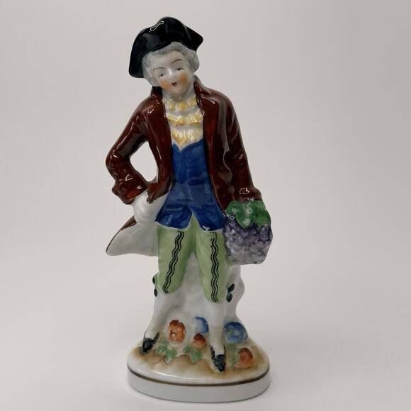 Occupied Japan Figurine 18th Century Man w/Grapes Hand Painted 1945-1952 Vintage - Picture 8 of 11